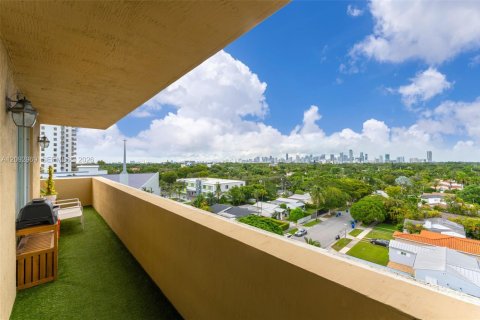 Copropriété à vendre à Miami, Floride: 2 chambres, 120.4 m2 № 2378478 - photo 22