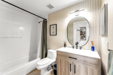 Copropriété à vendre à Miami, Floride: 2 chambres, 120.4 m2 № 2378478 - photo 19