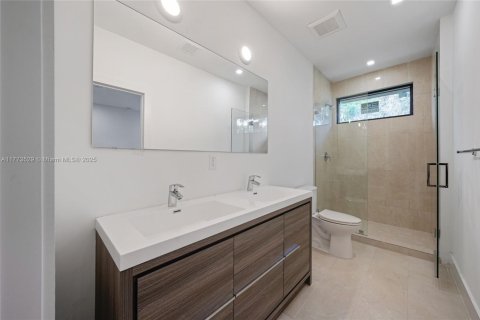 Townhouse in Dania Beach, Florida 3 bedrooms, 146.97 sq.m. № 1741445 - photo 16