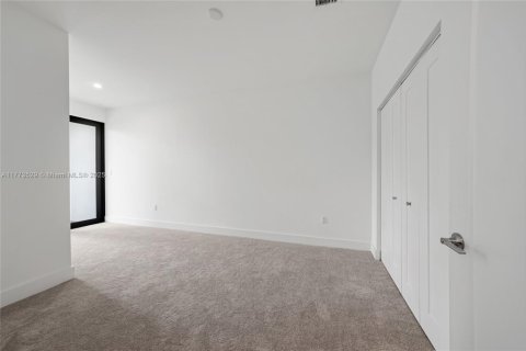 Townhouse in Dania Beach, Florida 3 bedrooms, 146.97 sq.m. № 1741445 - photo 17