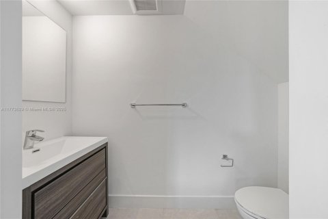 Townhouse in Dania Beach, Florida 3 bedrooms, 146.97 sq.m. № 1741445 - photo 9