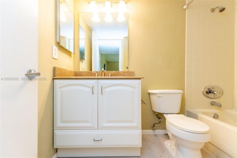 Condo in Coral Springs, Florida, 2 bedrooms № 2267712 - photo 26