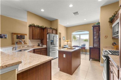 Casa en venta en The Villages, Florida, 4 dormitorios, 208.84 m2 № 1912535 - foto 17