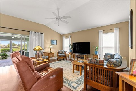 House in The Villages, Florida 4 bedrooms, 208.84 sq.m. № 1912535 - photo 25