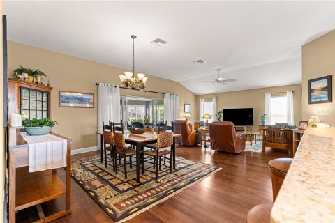 House in The Villages, Florida 4 bedrooms, 208.84 sq.m. № 1912535 - photo 22