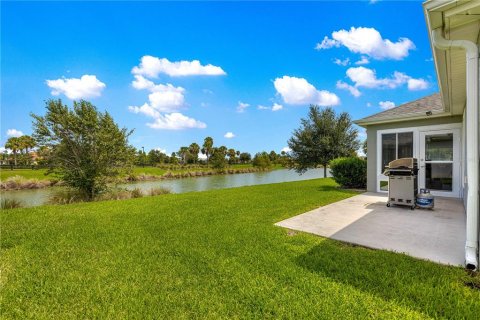 Casa en venta en The Villages, Florida, 4 dormitorios, 208.84 m2 № 1912535 - foto 5