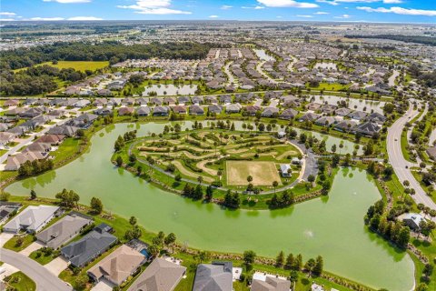 Casa en venta en The Villages, Florida, 4 dormitorios, 208.84 m2 № 1912535 - foto 8