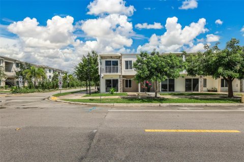 Casa en venta en Homestead, Florida, 4 dormitorios, 133.22 m2 № 1891162 - foto 4