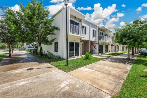 Casa en venta en Homestead, Florida, 4 dormitorios, 133.22 m2 № 1891162 - foto 3