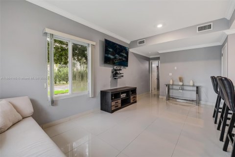 Casa en venta en Homestead, Florida, 4 dormitorios, 133.22 m2 № 1891162 - foto 12