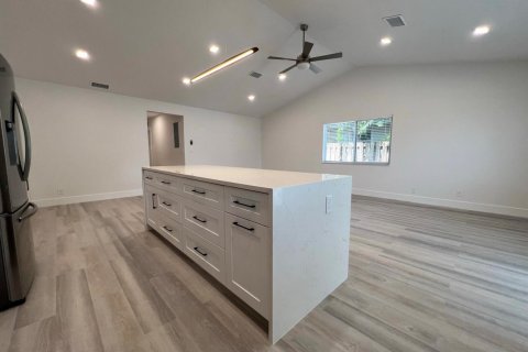 Villa ou maison à louer à Oakland Park, Floride: 3 chambres, 139.35 m2 № 2439185 - photo 19