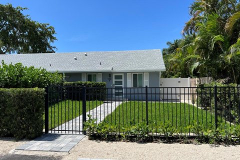 Villa ou maison à louer à Oakland Park, Floride: 3 chambres, 139.35 m2 № 2439185 - photo 2