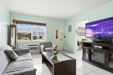 Immobilier commercial à vendre à Pompano Beach, Floride: 214.14 m2 № 2187633 - photo 11