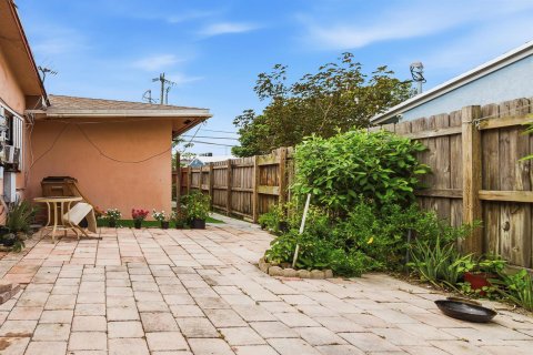 Immobilier commercial à vendre à Pompano Beach, Floride: 214.14 m2 № 2187633 - photo 14