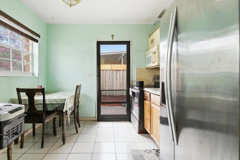 Immobilier commercial à vendre à Pompano Beach, Floride: 214.14 m2 № 2187633 - photo 12