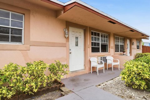 Immobilier commercial à vendre à Pompano Beach, Floride: 214.14 m2 № 2187633 - photo 9