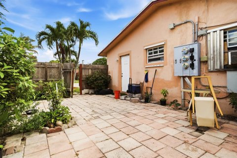 Immobilier commercial à vendre à Pompano Beach, Floride: 214.14 m2 № 2187633 - photo 13