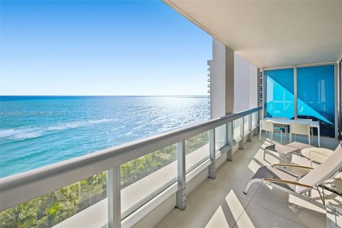 Condominio en alquiler en Miami Beach, Florida, 2 dormitorios, 145.39 m2 № 1991052 - foto 8
