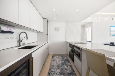 Condominio en alquiler en Miami Beach, Florida, 2 dormitorios, 145.39 m2 № 1991052 - foto 7