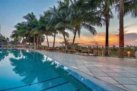 Condominio en alquiler en Miami Beach, Florida, 2 dormitorios, 145.39 m2 № 1991052 - foto 22