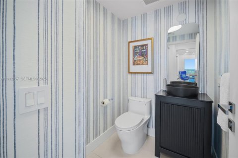 Condominio en alquiler en Miami Beach, Florida, 2 dormitorios, 145.39 m2 № 1991052 - foto 17