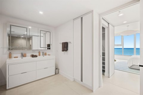 Condominio en alquiler en Miami Beach, Florida, 2 dormitorios, 145.39 m2 № 1991052 - foto 14