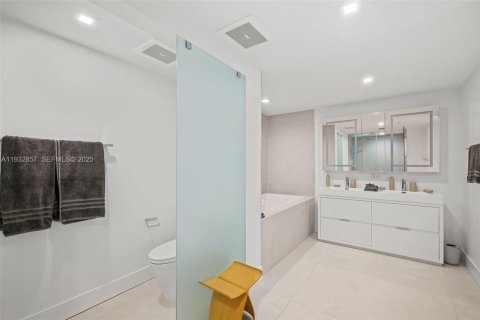Condominio en alquiler en Miami Beach, Florida, 2 dormitorios, 145.39 m2 № 1991052 - foto 30