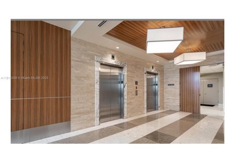 Купить коммерческую недвижимость в Майами, Флорида № 1971553 - фото 6