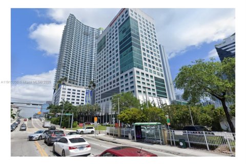 Купить коммерческую недвижимость в Майами, Флорида № 1971553 - фото 1