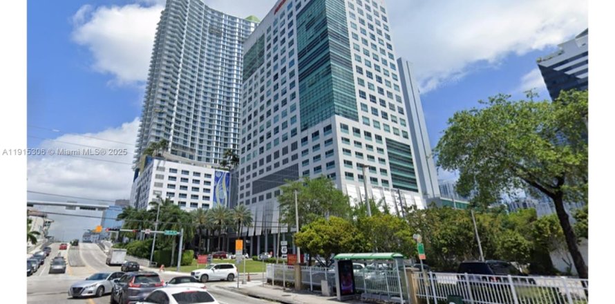 Коммерческая недвижимость в Майами, Флорида № 1971553