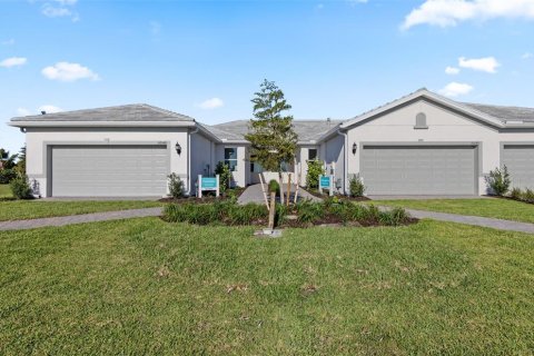 House in Nokomis, Florida 2 bedrooms, 134.52 sq.m. № 1665706 - photo 1
