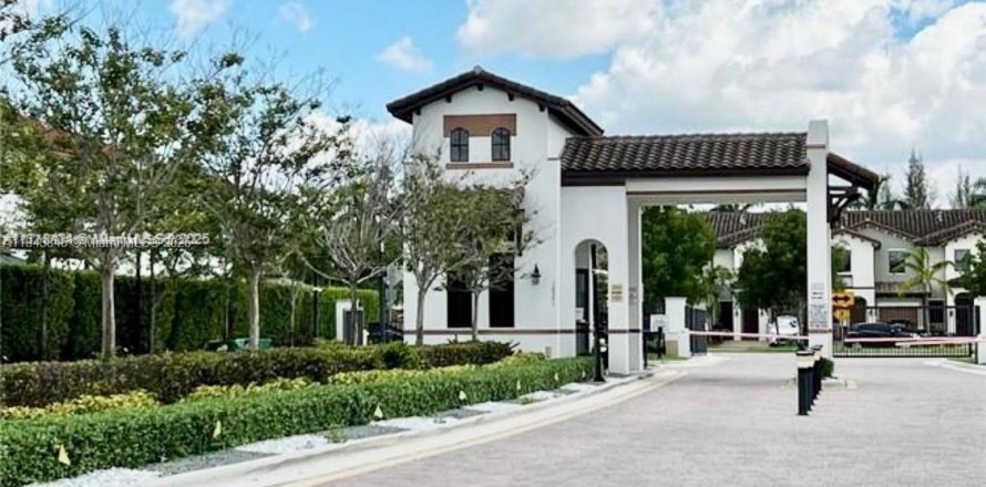 Condo à Doral, Floride, 2 chambres № 1839707