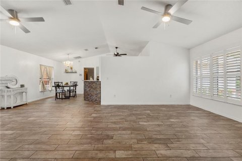 Villa ou maison à vendre à Ocklawaha, Floride: 3 chambres, 126.53 m2 № 1853713 - photo 8