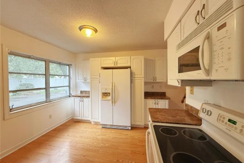 Condominio en alquiler en Orlando, Florida, 2 dormitorios, 77.29 m2 № 1901316 - foto 2