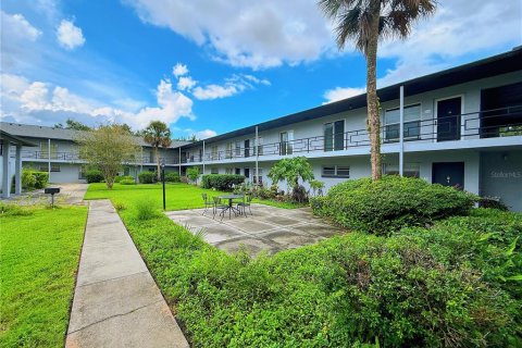 Condominio en alquiler en Orlando, Florida, 2 dormitorios, 77.29 m2 № 1901316 - foto 10