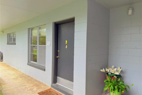 Condominio en alquiler en Orlando, Florida, 2 dormitorios, 77.29 m2 № 1901316 - foto 1