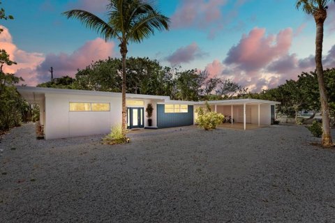 Casa en alquiler en Sarasota, Florida, 3 dormitorios, 199.93 m2 № 1917324 - foto 1