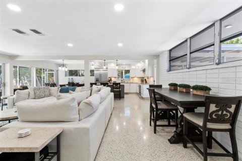 Casa en alquiler en Sarasota, Florida, 3 dormitorios, 199.93 m2 № 1917324 - foto 16