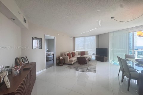 Condo in Sunny Isles Beach, Florida, 2 bedrooms  № 1994939 - photo 6
