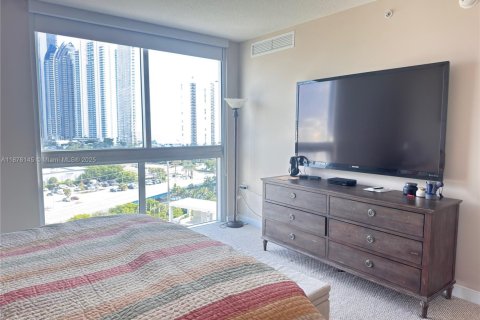 Condo in Sunny Isles Beach, Florida, 2 bedrooms  № 1994939 - photo 13