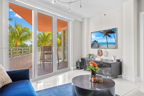 Condo in Miami Beach, Florida, 2 bedrooms  № 2034112