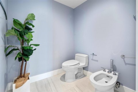 Condo in Miami Beach, Florida, 2 bedrooms № 2034112 - photo 30