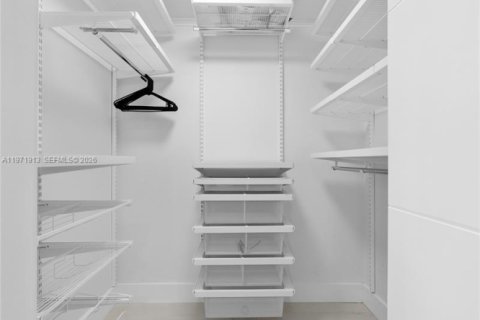 Condo in Miami Beach, Florida, 2 bedrooms № 2034112 - photo 26