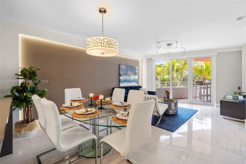 Condo in Miami Beach, Florida, 2 bedrooms № 2034112 - photo 2