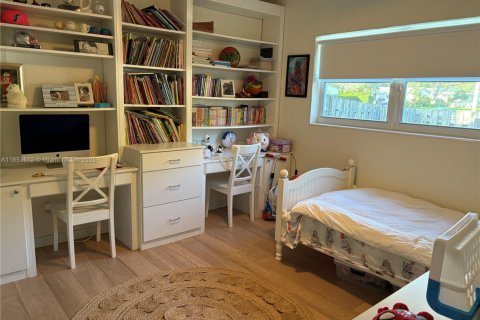 Casa en venta en Miami, Florida, 5 dormitorios, 217.11 m2 № 1875640 - foto 4