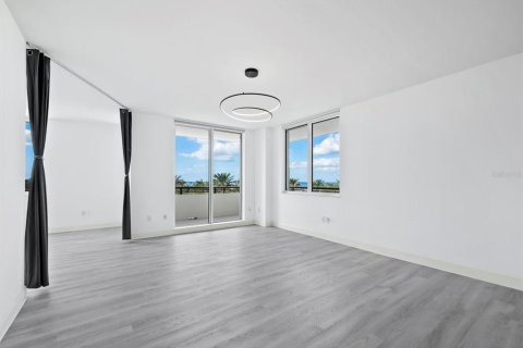 Condominio en venta en Sarasota, Florida, 2 dormitorios, 177.54 m2 № 1444117 - foto 13