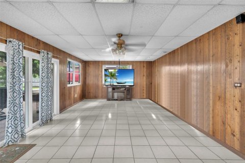 Villa ou maison à vendre à Miami, Floride: 3 chambres, 145.76 m2 № 1951318 - photo 21
