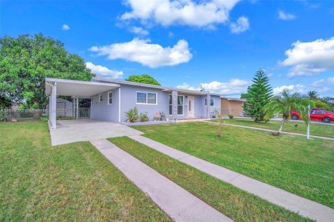 Villa ou maison à vendre à Miami, Floride: 3 chambres, 145.76 m2 № 1951318 - photo 4