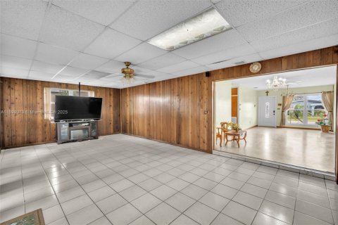 Villa ou maison à vendre à Miami, Floride: 3 chambres, 145.76 m2 № 1951318 - photo 20