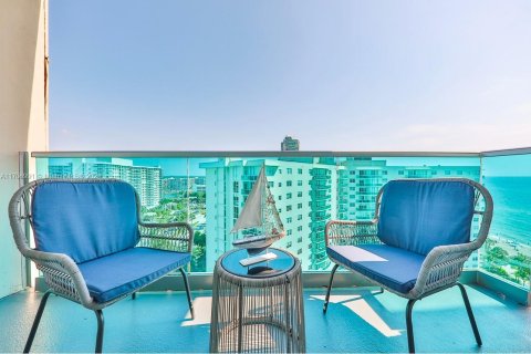 Купить кондоминиум в Холливуд, Флорида 1 спальня, 84.08м2, № 1984861 - фото 14